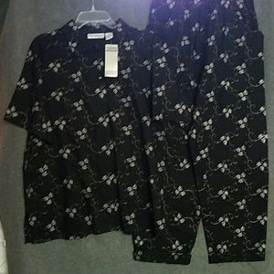 Short sleeve top & matching long pants.